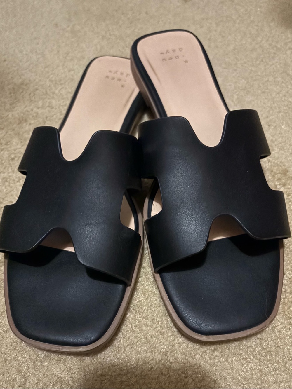 A new day Nina Slide Sandals black size 8 1/2